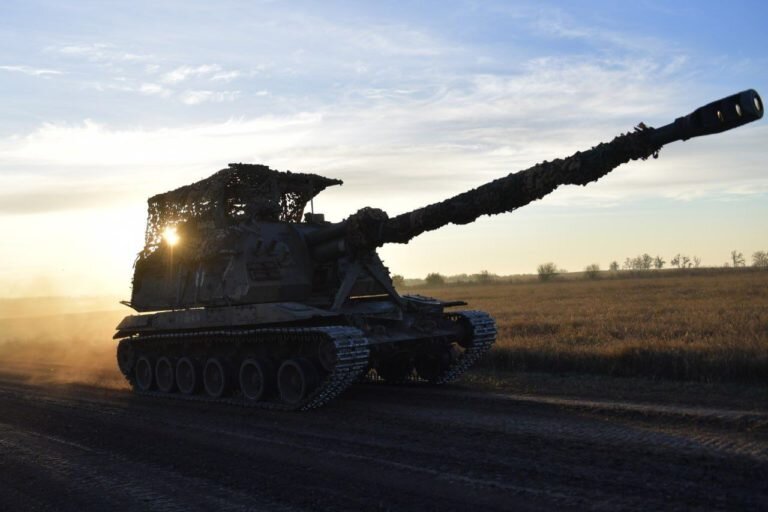 Российские артиллеристы во время выполнения боевых задач в районе населенных пунктов Работино и Вербовое Фото: @stepnoy_veter