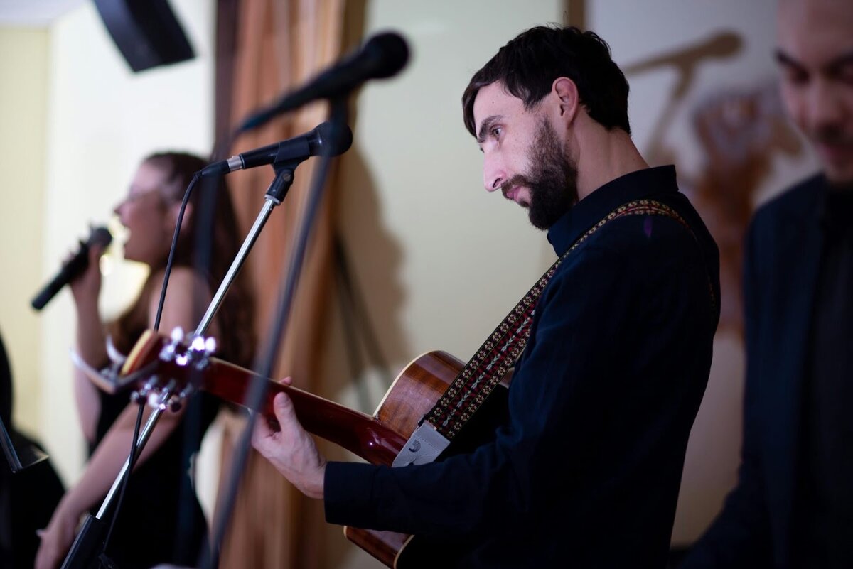 Музыка завораживает 