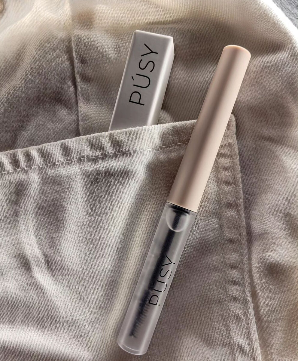 Гель с легкостью поместится в ваш карман. Удобно носить с собой и в течении дня подправить «укладку»