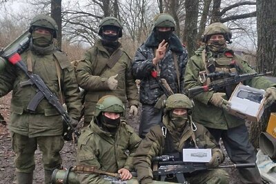    Солдаты ВС РФ в зоне проведения СВО ©из архива волонтеров "От сердца к сердцу"