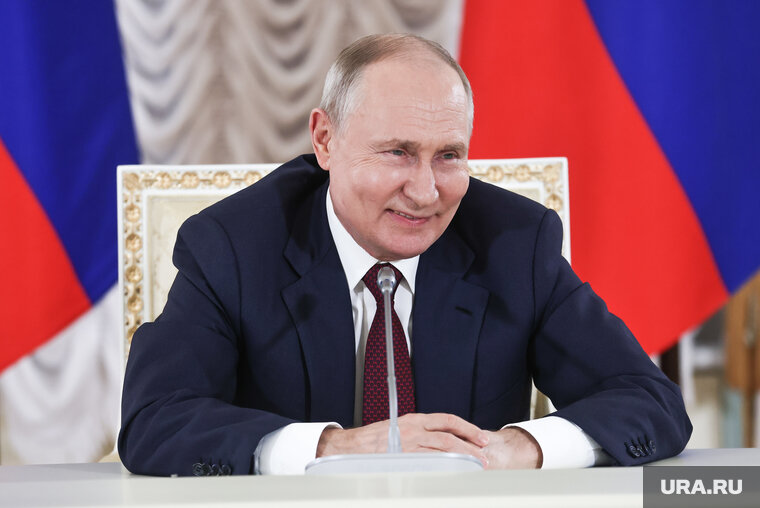    Октябрь принес много хороших новостей Владимиру Путину