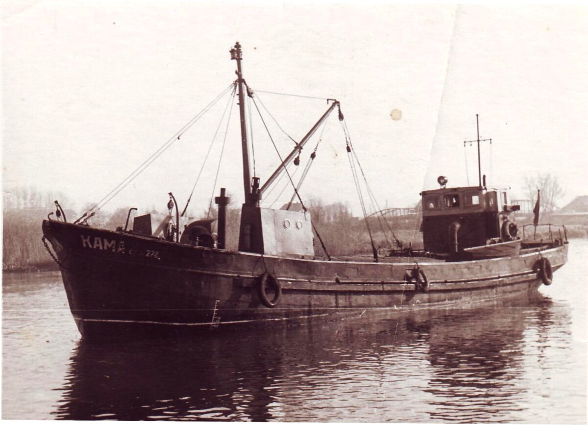 Мотобот "Кама" из флотилии Полесского рыбзавода.