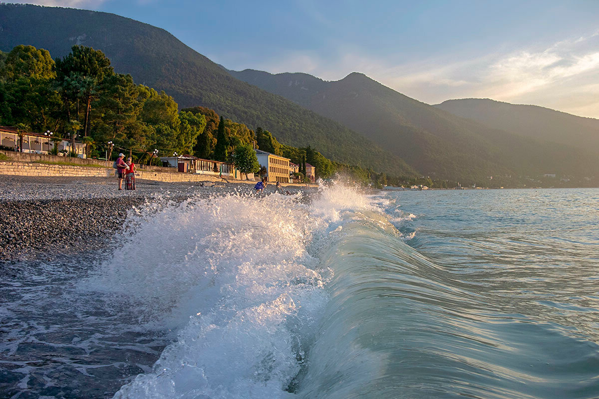 Абхазия. Россия не присоединила южную страну по ряду причин. Фото из Яндекс картинки