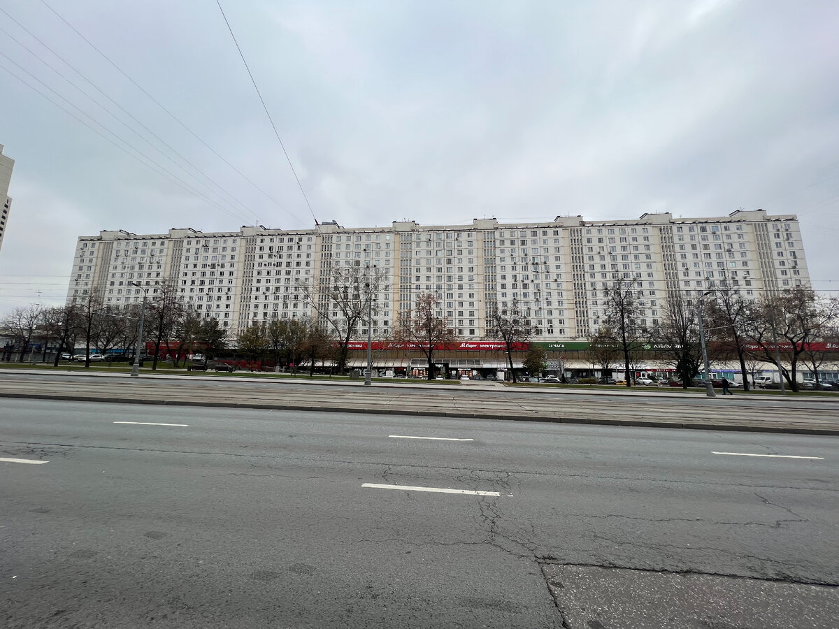 Дом №22 целиком со стороны Русаковской улицы, 2023. Фото 