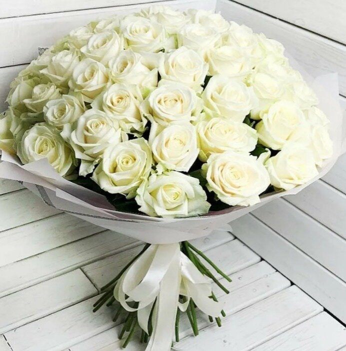 Белые розы