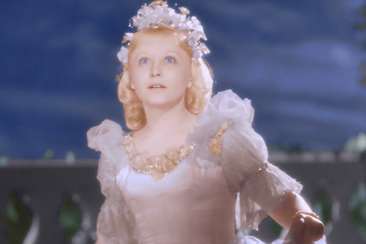    Кадр из х/ф «Золушка», 1947 г., режиссеры Н.Н. Кошеверова, М.Г. Шапиро.