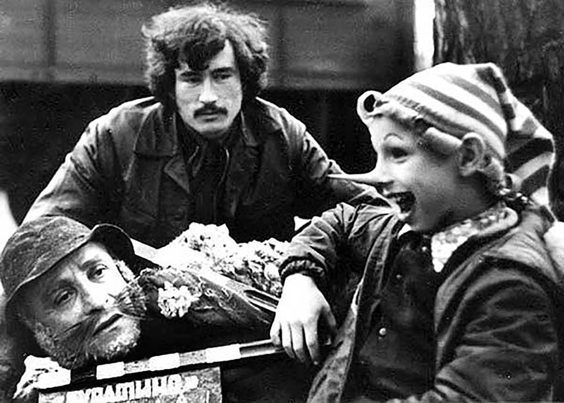 Киномеханик Елхов в стране Буратин