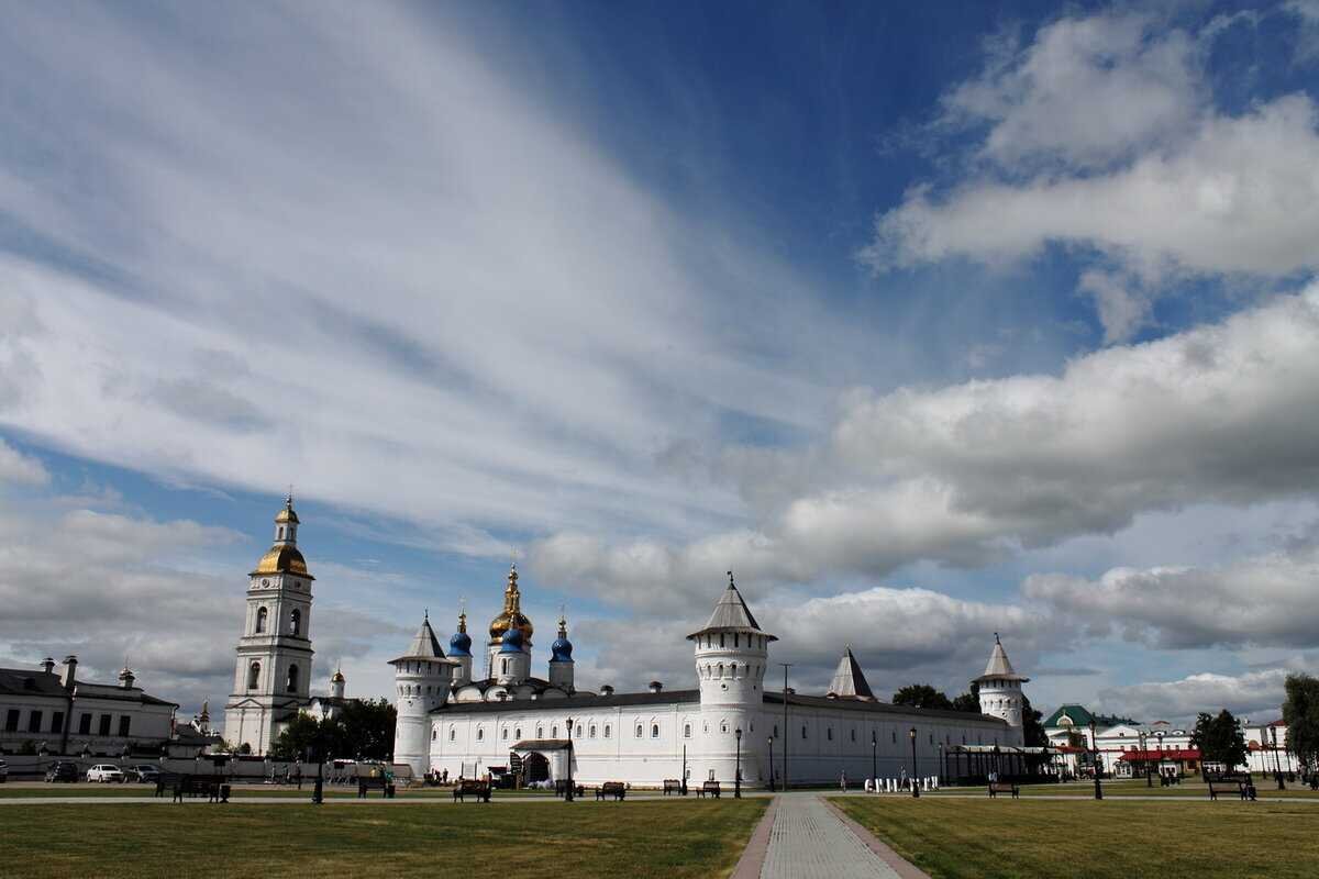 Где находится тобольский кремль. Тобольский Кремль. Тобольск Кремль. Тобольский Кремль Волоколамск. Белокаменный Кремль Тобольск.