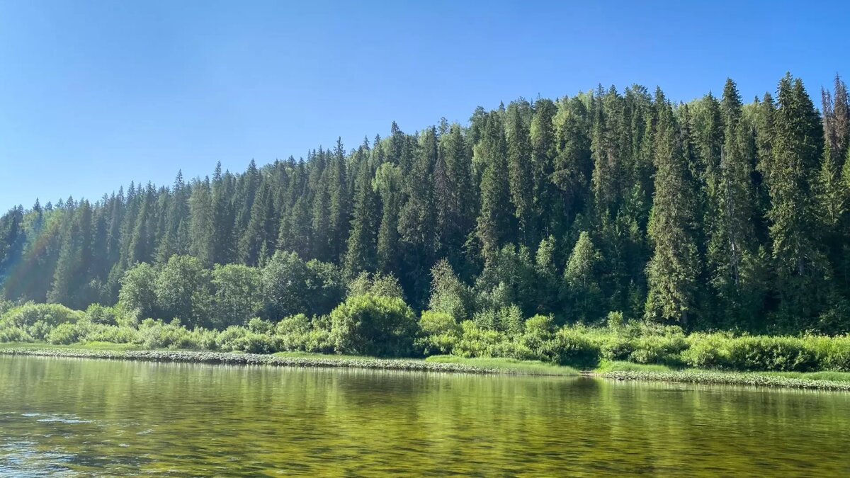     Ежегодно их посещают сотни тысяч туристов и любителей активного отдыха.