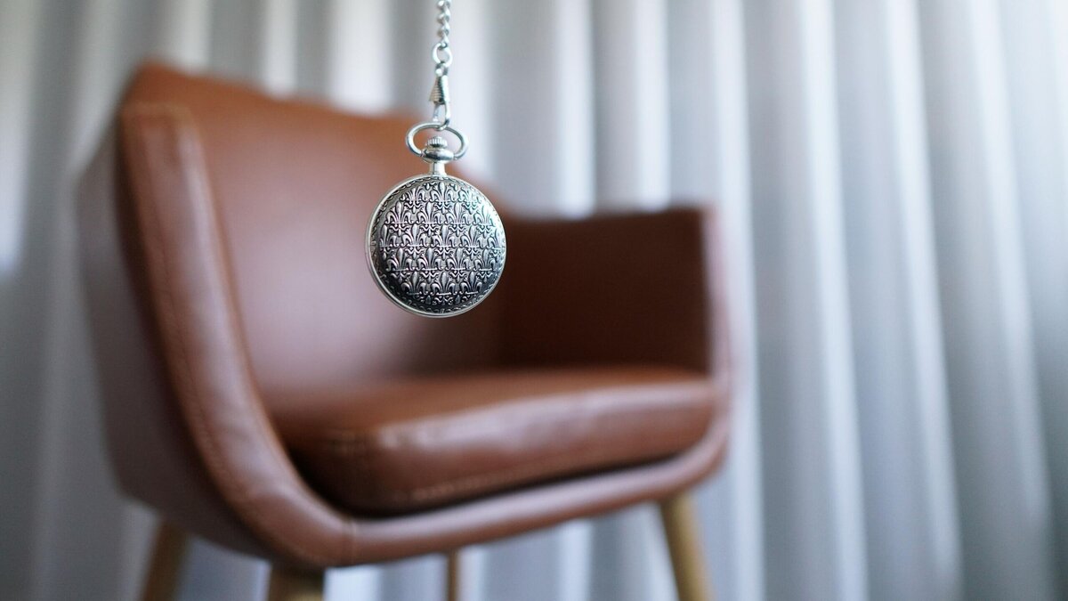    Возможно ли избавиться от алкоголизма с помощью гипноза?© Unsplash / MK Hamilton