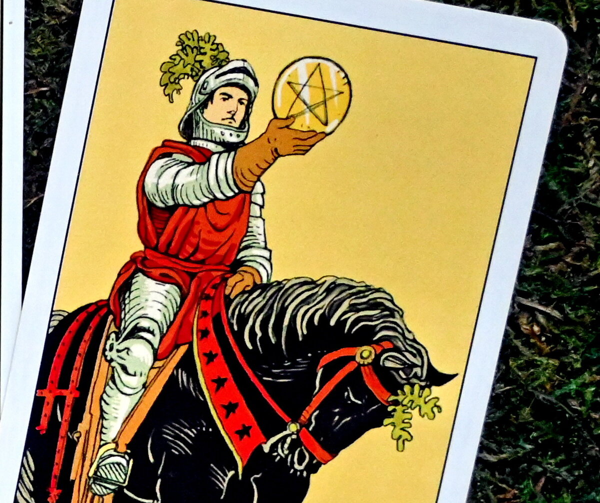 В вашем раскладе 3 карты масти пентаклей, а пентакль - символ золотого солнца, плодородия, изобилия, благополучия. 