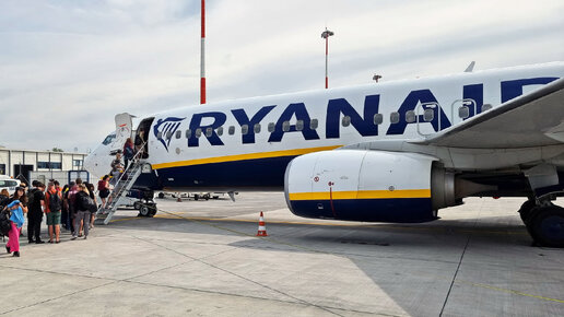 Boeing 737-800 а/к Buzz (Ryanair) | Рейс Бухарест — София