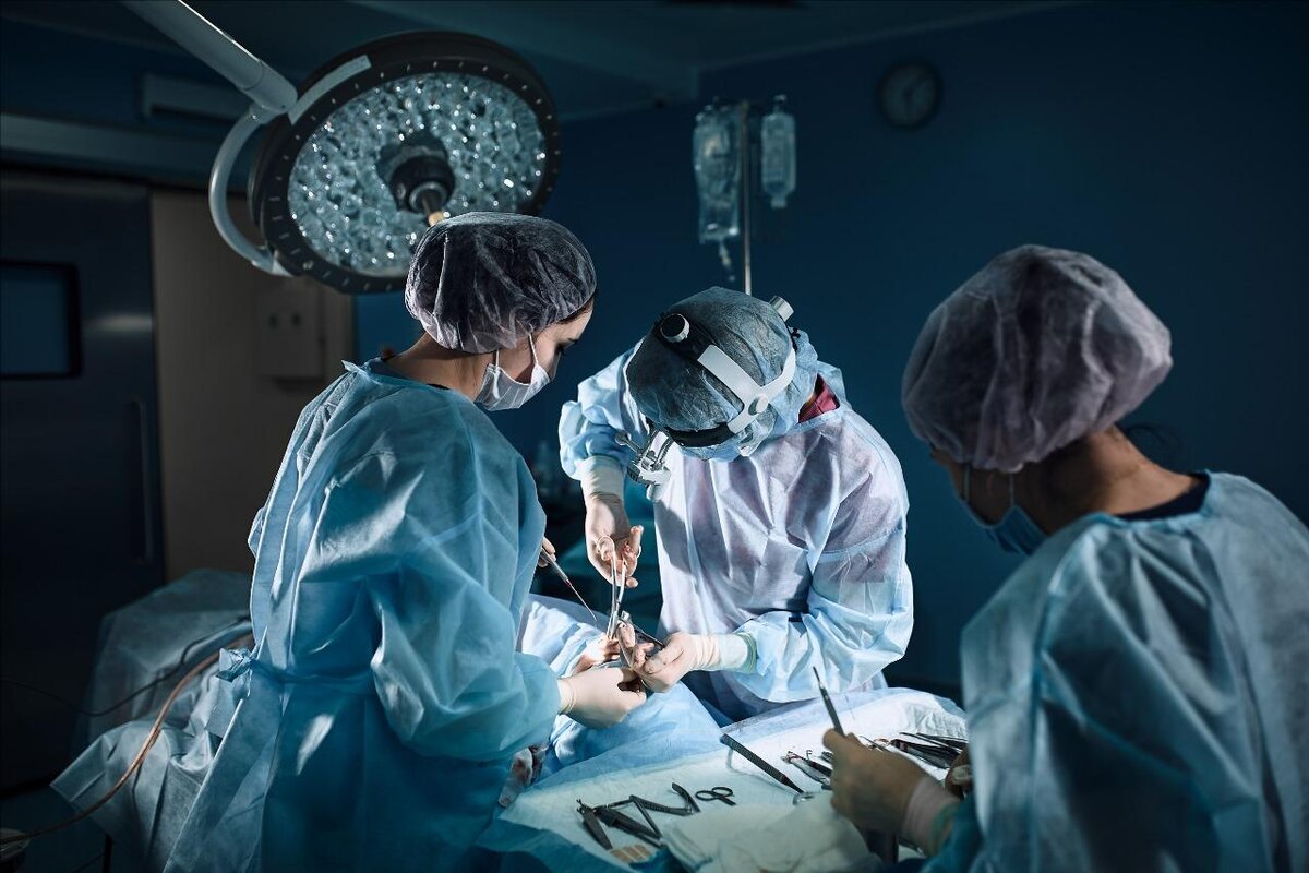 Род в медицине. Операционная фото. Дистанционная хирургия. Операционная в Японии. BCMM В медицине.