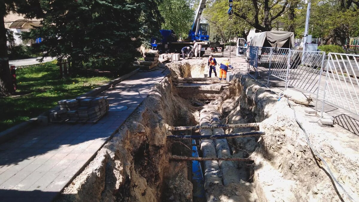     В Ростовской области будут судить начальника участка ремонтно-эксплуатационного обслуживания инженерного оборудования и сооружений ЖКХ, который может оказаться ответственным за гибель человека в котловане, подробностями поделились в объединенной пресс-службе донских судов.