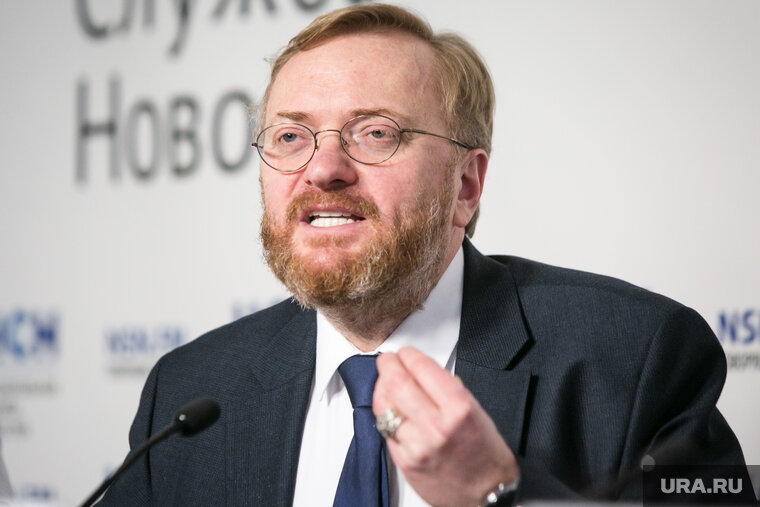    Виталий Милонов считает, что татуировка на лбу исправит граждан, которые лепят снежные члены