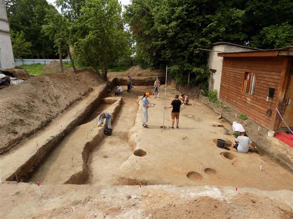 Раскоп на Верейском городище, рабочий момент.