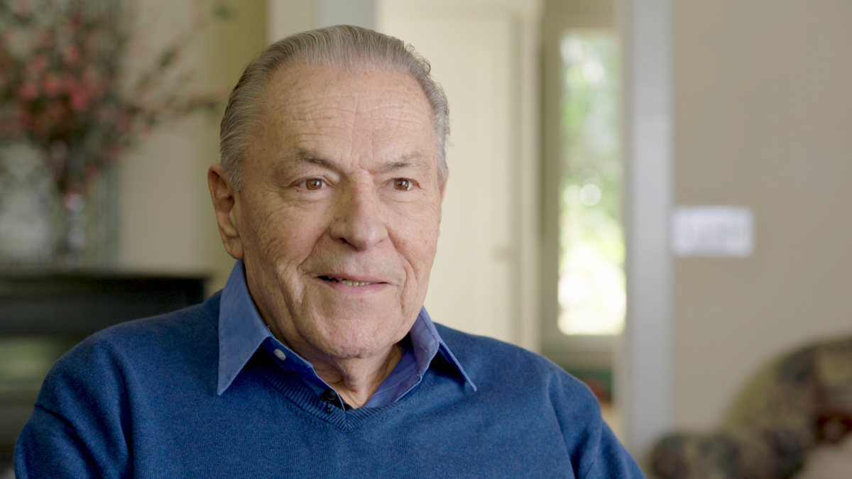 Сегодня у меня почти не осталось сомнений в том, что современное понимание Вселенной, природы, реальности и человека является поверхностным, неверным и неполным. Гроф