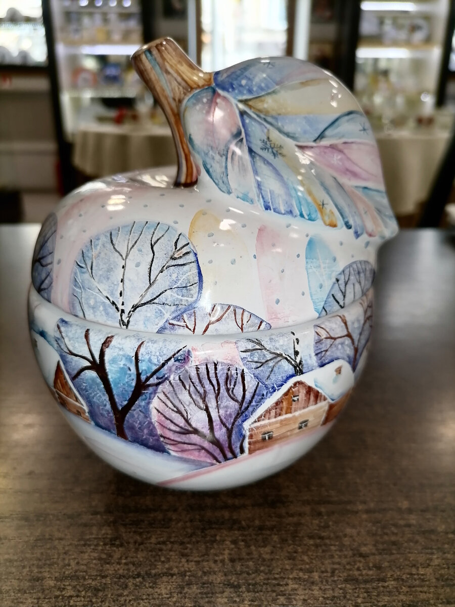 Шкатулка-яблоко, рисунок "Зима", производство Ярославль. 