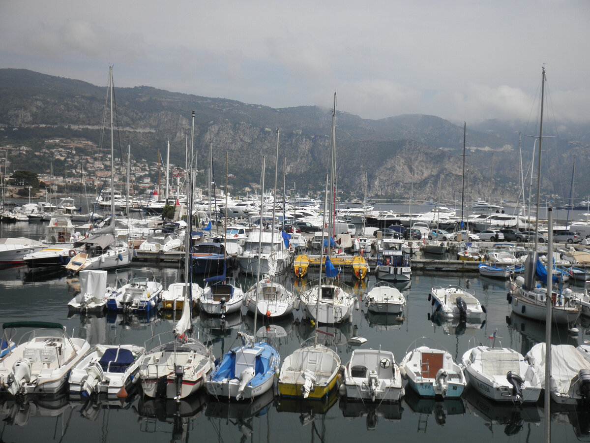 Иллюстрация к рукописи моей книги «Курортный роман» ©AzurevaMarinaBOOKS