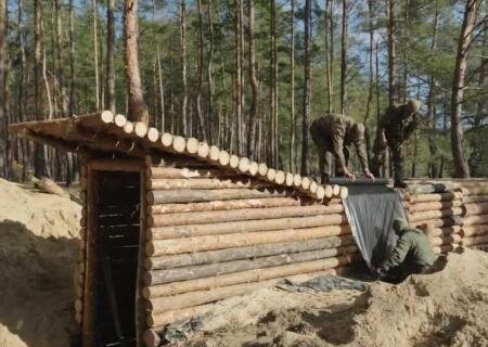    Солдаты ВС РФ строят на краснолиманском направлении полевые православный храм и мечеть