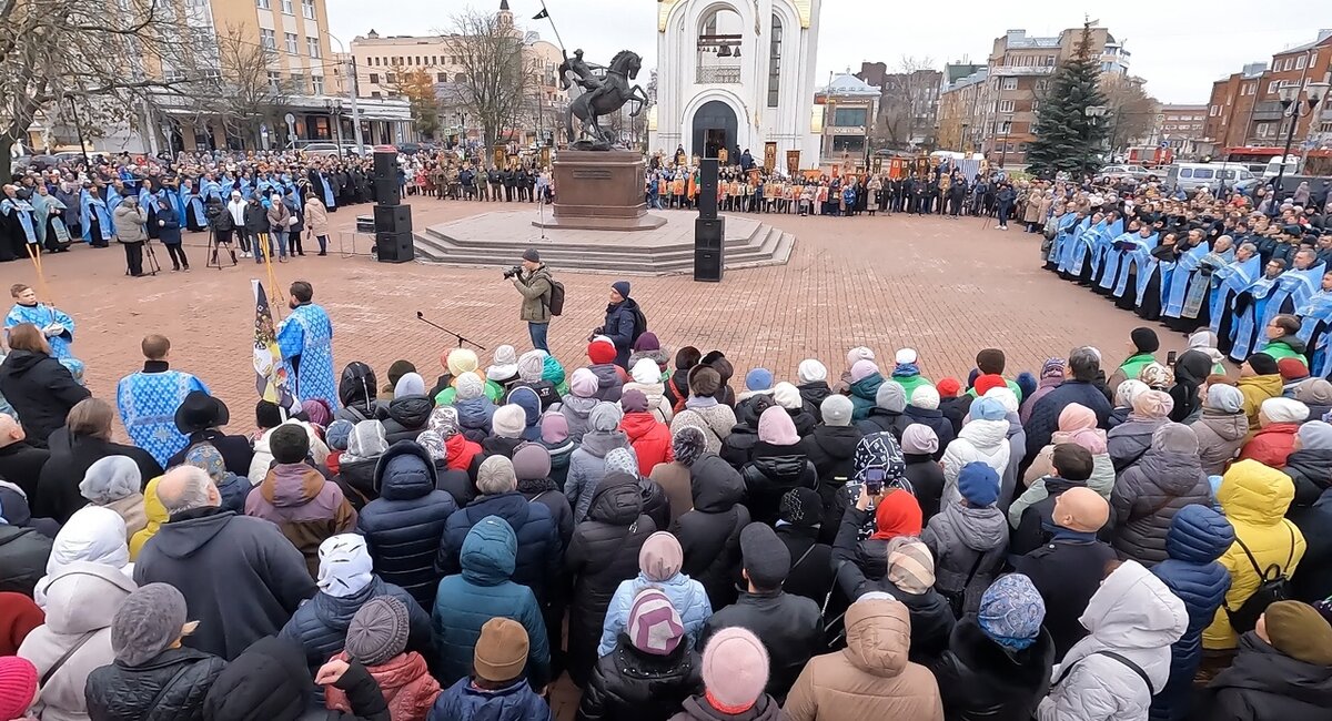    В Иванове празднуют День иконы Казанской Божией Матери и День народного единства