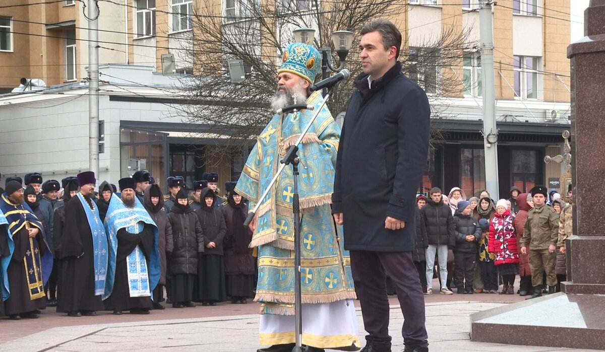    В Иванове празднуют День иконы Казанской Божией Матери и День народного единства