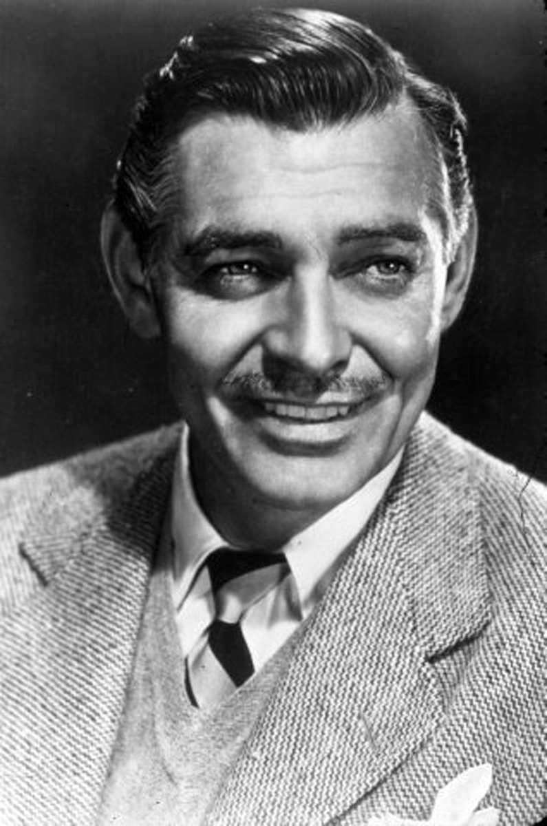 Хорош был серцеед. Что в молодости был хорош, что в зрелом возрасте. И стрижка классная