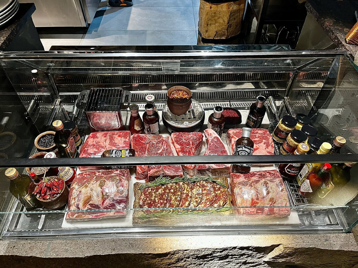 витрина с мясом