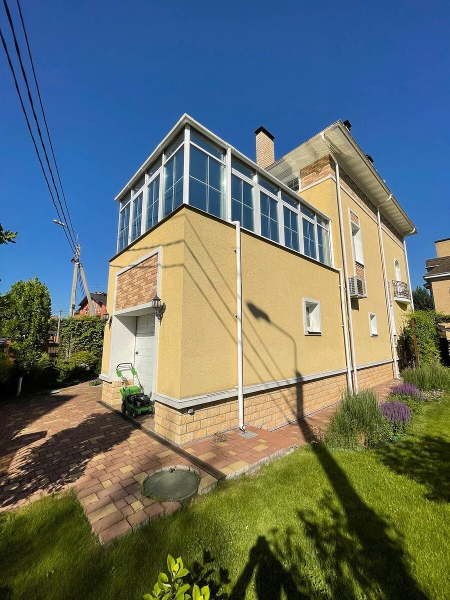 В процессе эксплуатации заказчики пришли к выводу, что зимний сад им не нужен. Не удобен в эксплуатации.