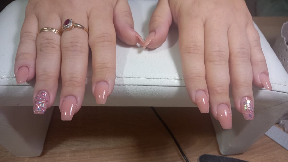 Фото автора. Наращивание ногтей с дизайном. 