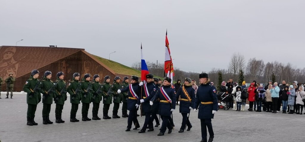 Присяга 20 тверских новобранцев прошла возле Ржевского мемориала Советскому солдату