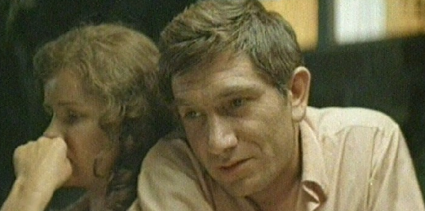 кадр из фильма "Расскажи мне о себе"