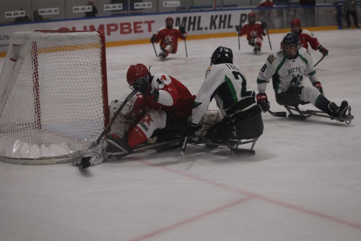    СХК «Югра» одержал третью домашнюю победу в чемпионате России по следж-хоккею