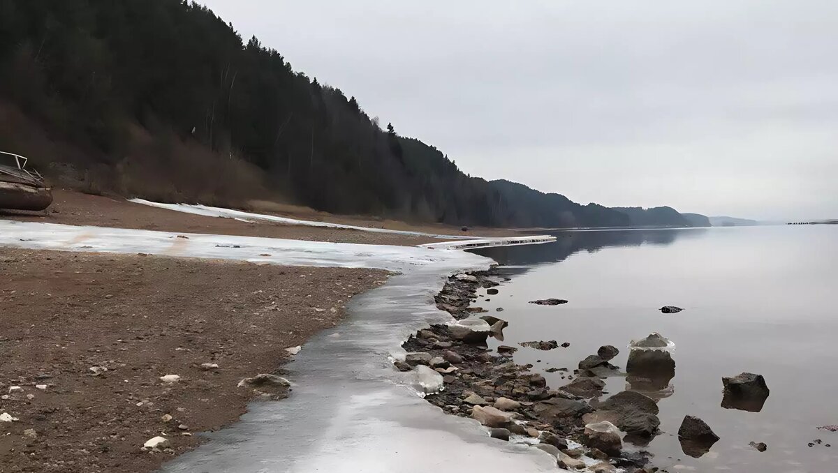     В Глазовском районе Удмуртии днем 4 ноября утонул 57-летний рыбак. Об этом сообщила пресс-служба ГУ МЧС по региону.