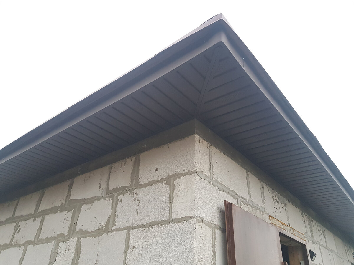 Постройка бюджетного гаража и ветростойкость крыши
