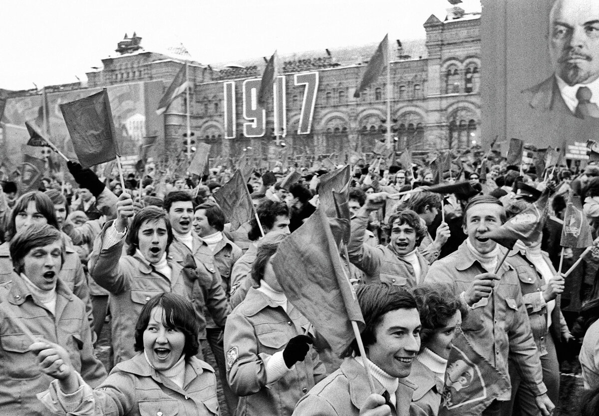 7 ноября в ссср какой. Демонстрации в день Октябрьской революции 1967 Москва. Празднование Октябрьской революции в СССР. Демонстрации в день Октябрьской революции 1977 Москва. Демонстрация 7 ноября в СССР.