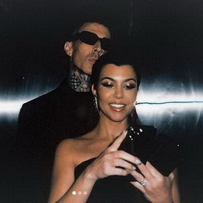     Кортни Кардашьян родила Трэвису Баркеру сына