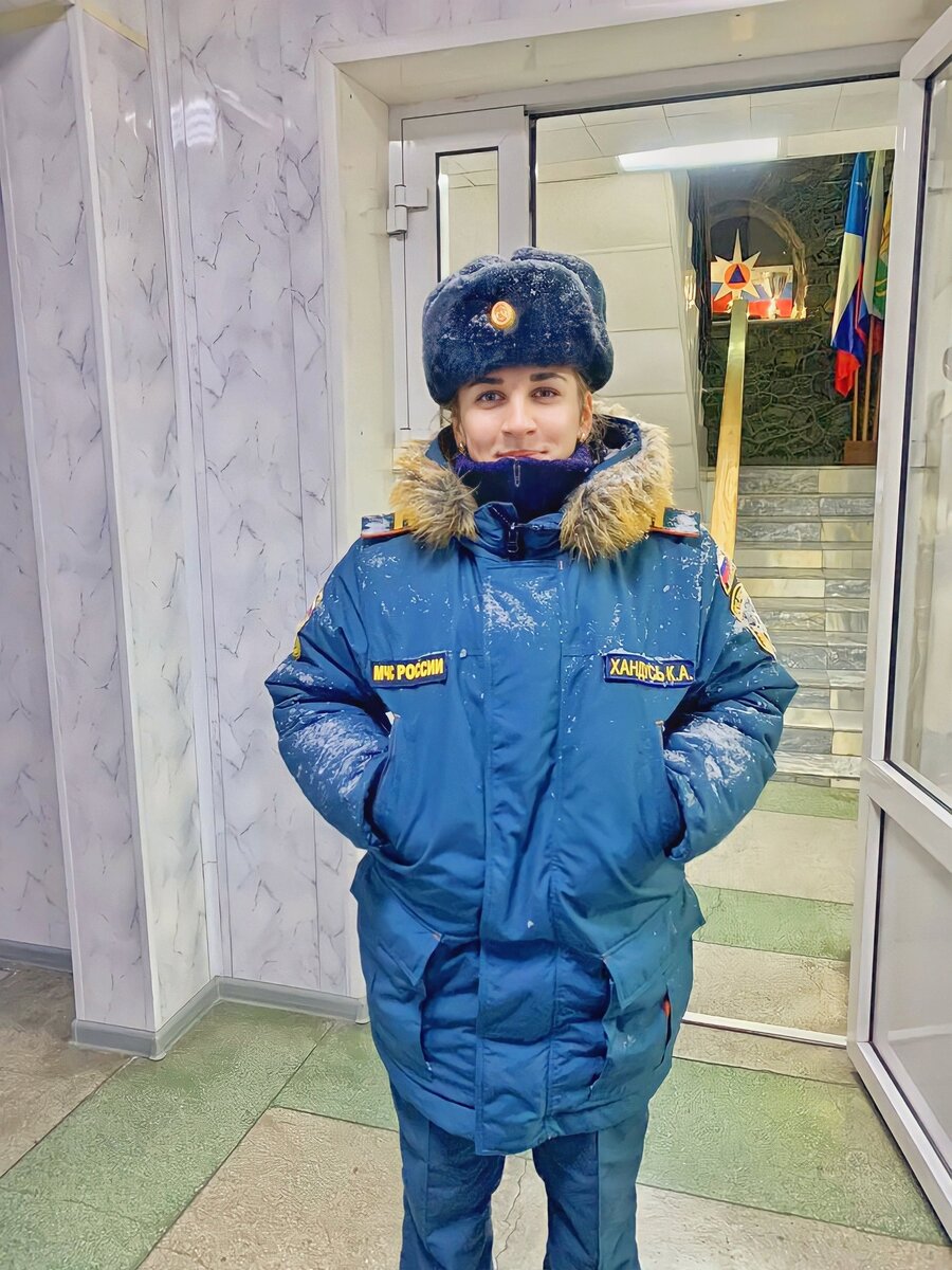 Фото - показываю как выглядит Ксения на работе 