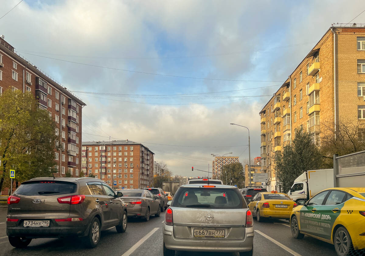 Та самая пробка на пересечении с Дмитровским шоссе. Фото автора