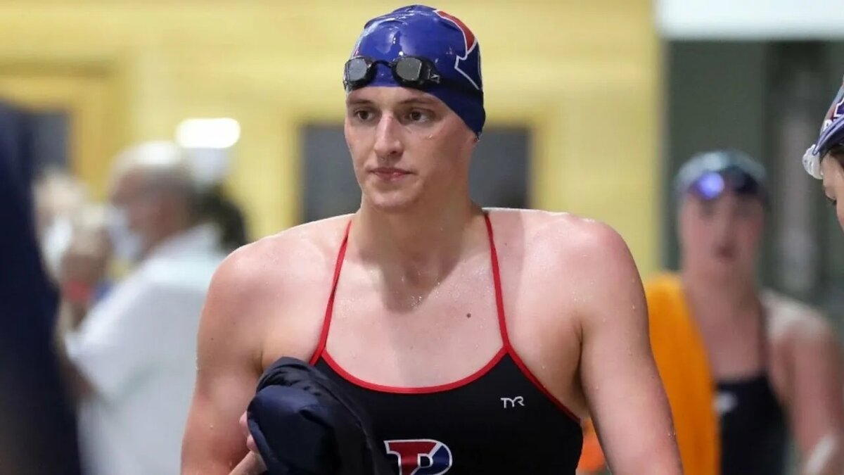 Юная пловец (?), победительница (!) многих соревнований в США