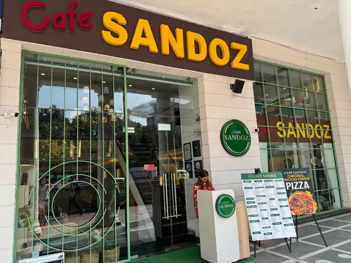 Cafe Sandoz, Cannought place, block F, New Delhi, India