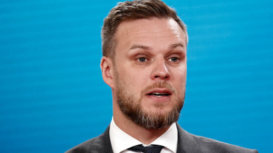    Глава МИД Литвы выступил против мирного соглашения России и Украины Андрей Бурков
