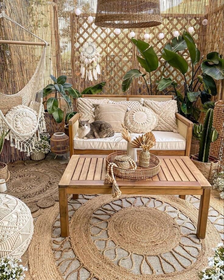 Вязаные ковры в интерьере. Фото из свободного доступа.