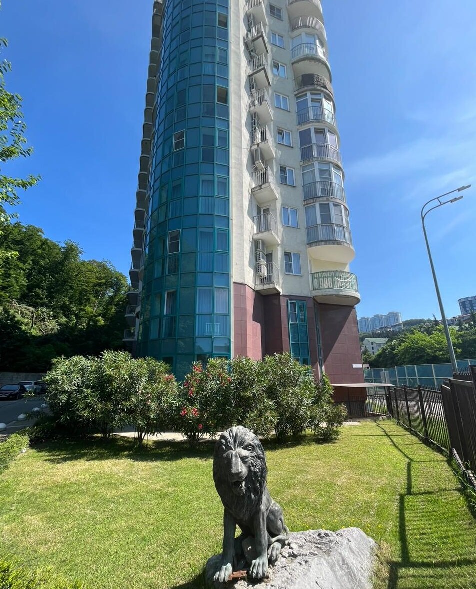 В этом доме Алевтина Ивановна приобрела апартаменты, полистайте