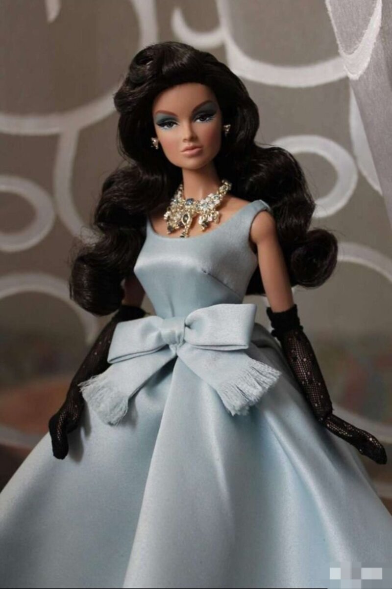 Задумчивая Anja