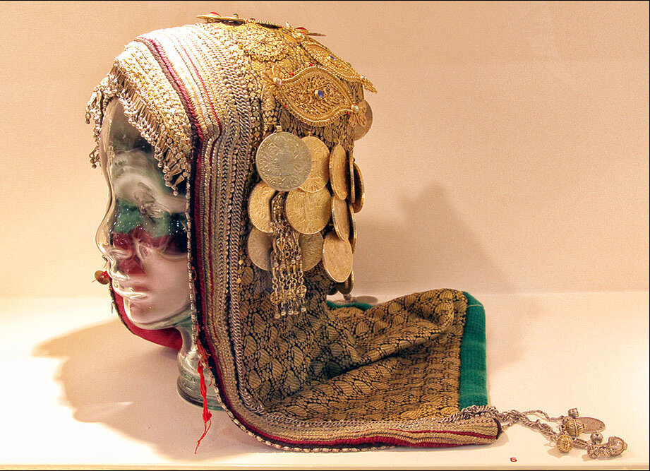 Ανακατασκευή γυναικείας κόμμωσης