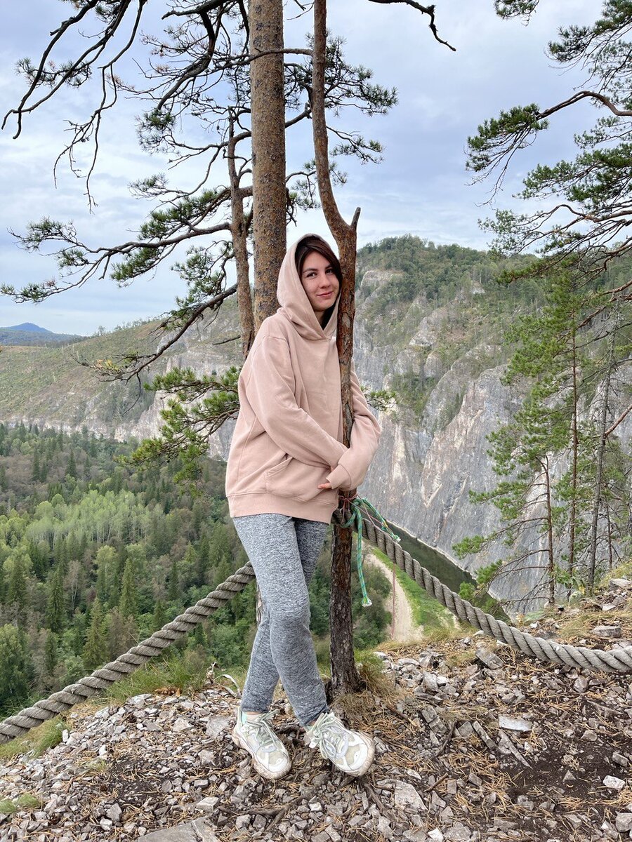 
Именно тут я промолвила, что-то невнятное "кажется я беременна".