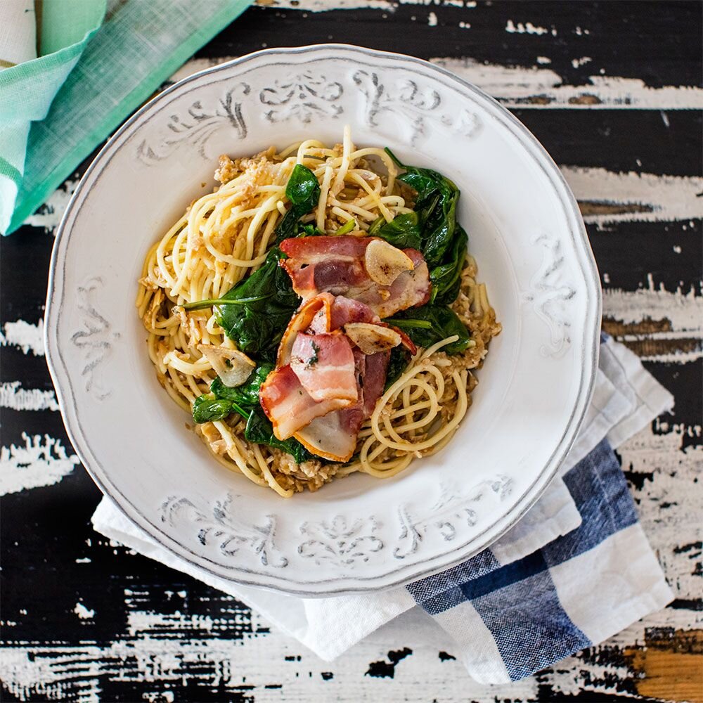 Паста карбонара с шпинатом