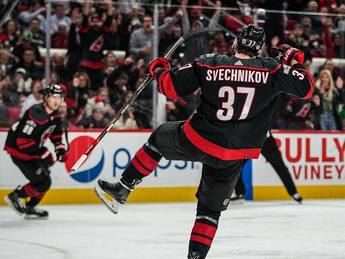    Андрей Свечников, "Каролина Харрикейнз"© Фото : Пресс-служба ХК "Каролина Харрикейнз"