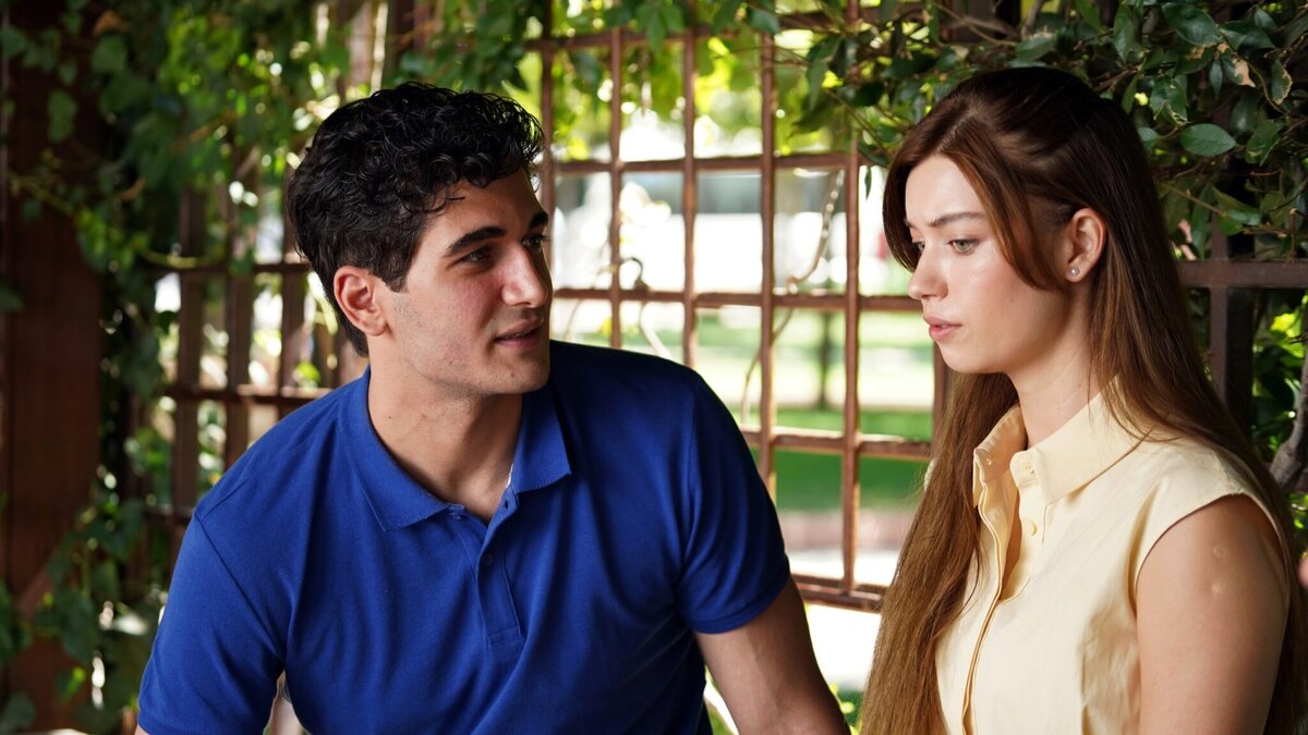 Фото из интернета, здесь Сейран хочет сбежать от ненавистного ей замужества. 